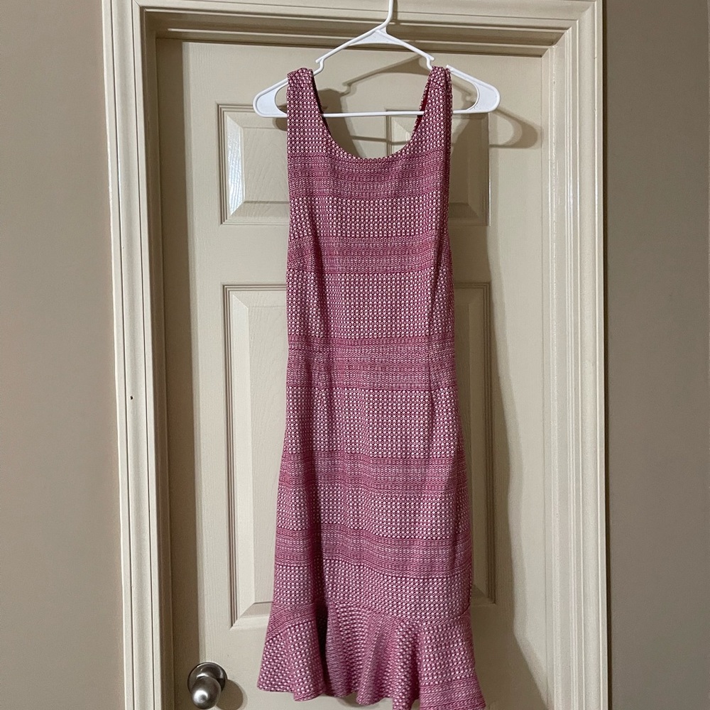 Banana Republic Dress. Crosses in the back